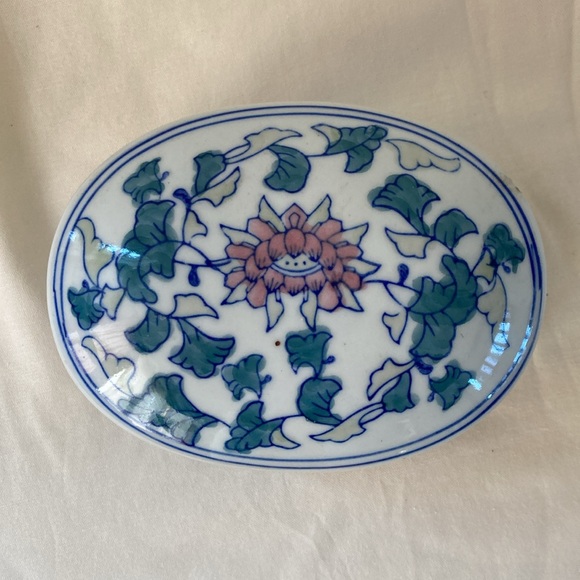 VINTAGE | Ceramic Floral Botanical 🌸 Trinket Box - Picture 2 of 6